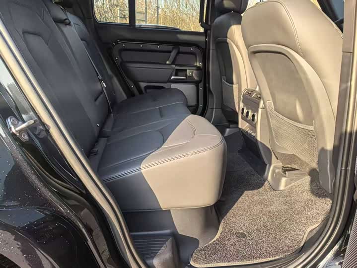 Фото 8 - Land Rover Defender