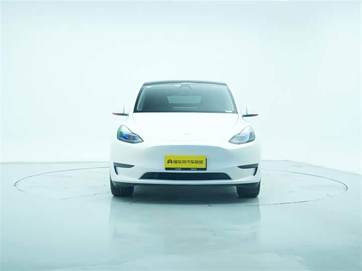 Фото 3 - Tesla Model Y