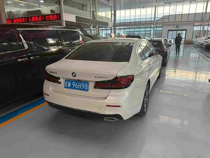 Фото 2 - BMW 5 Series