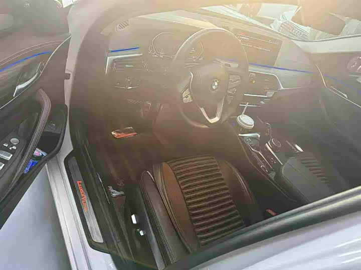 Фото 3 - BMW 5 Series