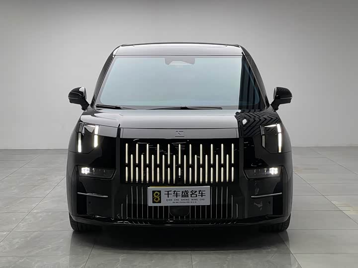 Фото 2 - Zeekr 009