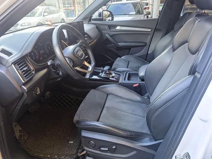 Фото 6 - Audi Q5L Sportback