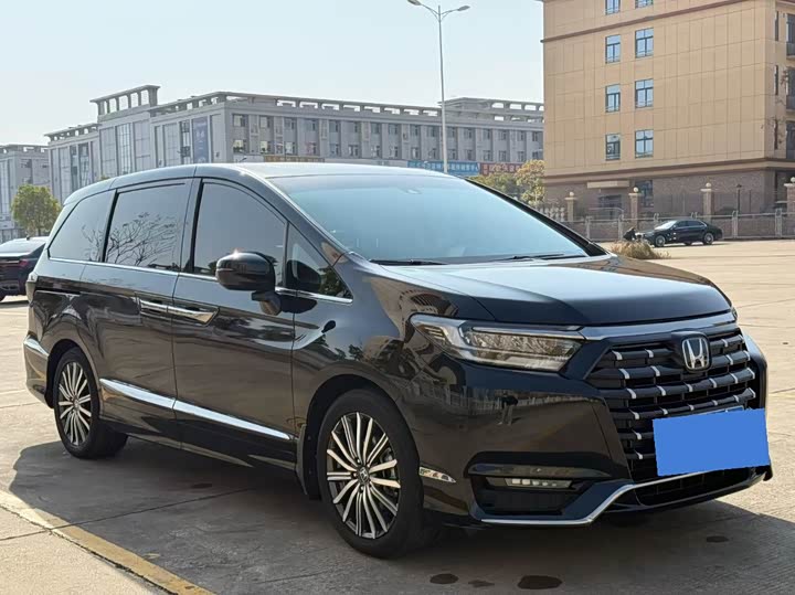 Фото 3 - Honda Elysion