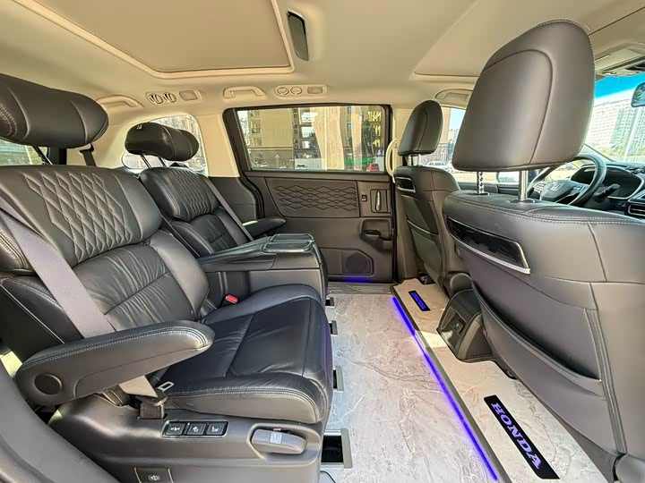 Фото 5 - Honda Elysion