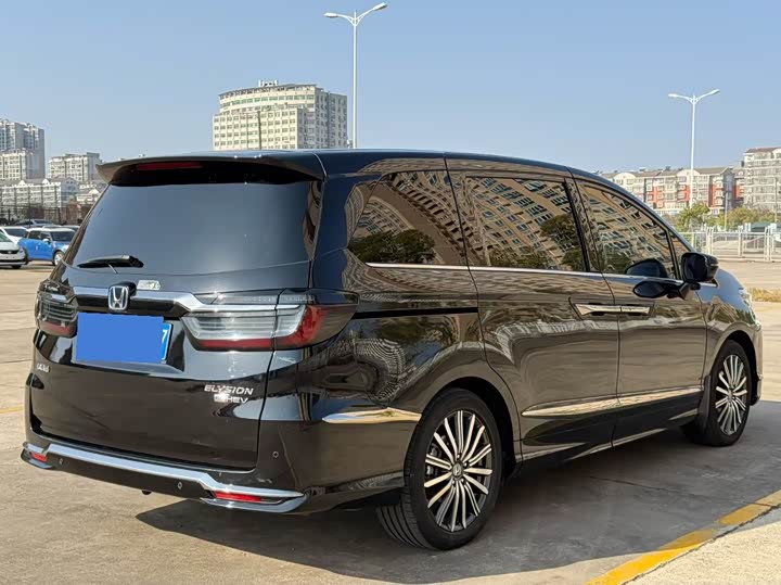 Фото 9 - Honda Elysion