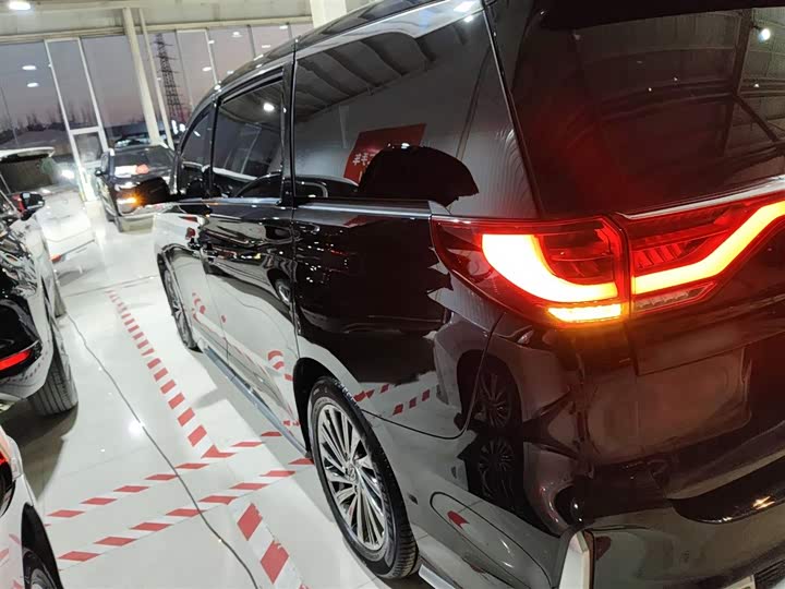 Фото 5 - GAC Trumpchi M8