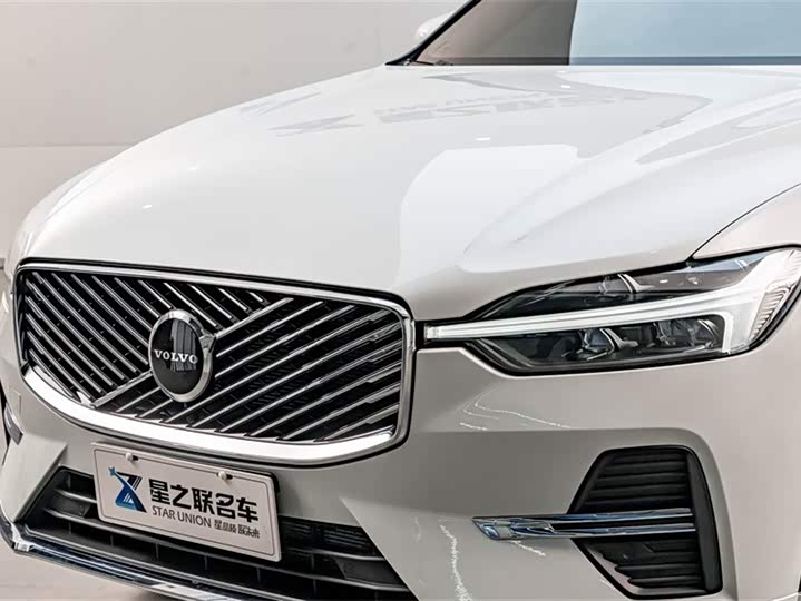 Фото 4 - Volvo XC60