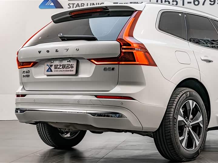Фото 8 - Volvo XC60