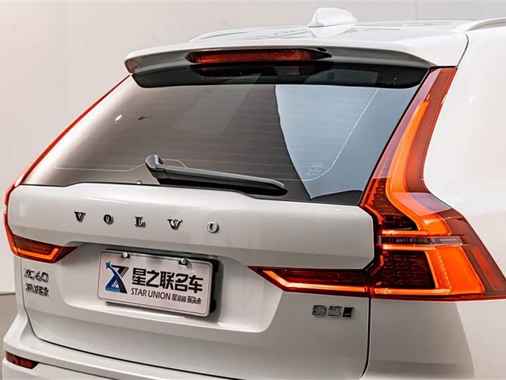 Фото 9 - Volvo XC60