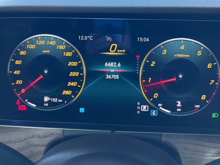 Фото 3 - Mercedes-Benz E-Class