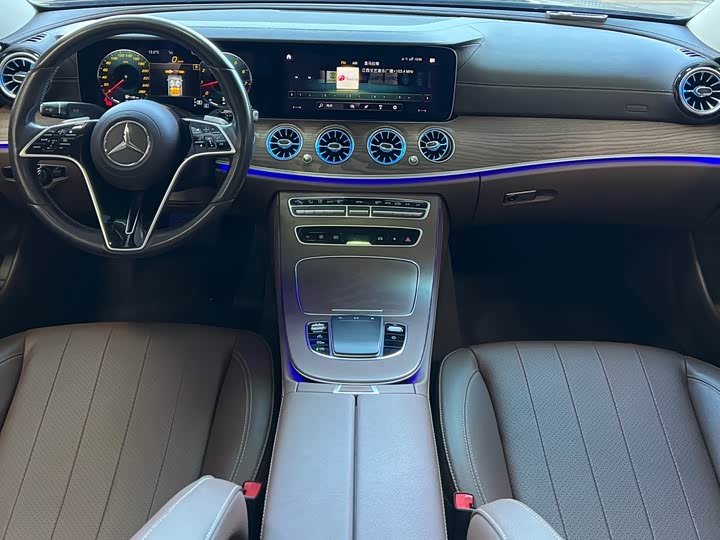 Фото 7 - Mercedes-Benz E-Class