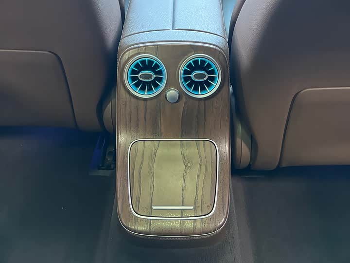 Фото 8 - Mercedes-Benz E-Class