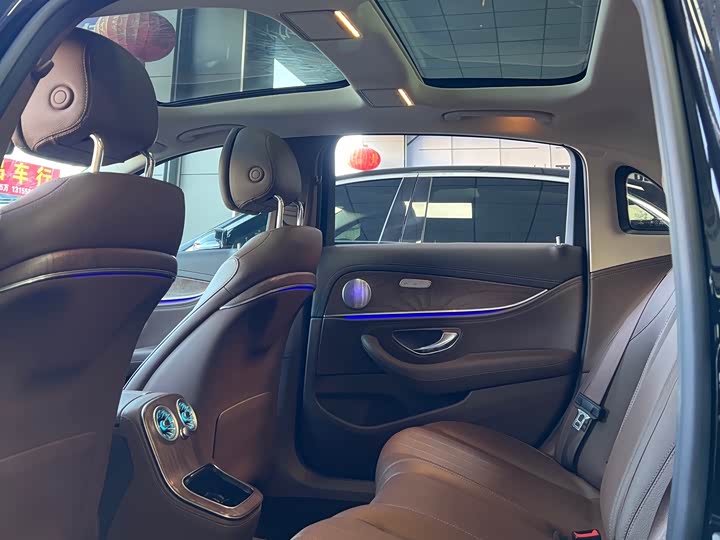 Фото 9 - Mercedes-Benz E-Class