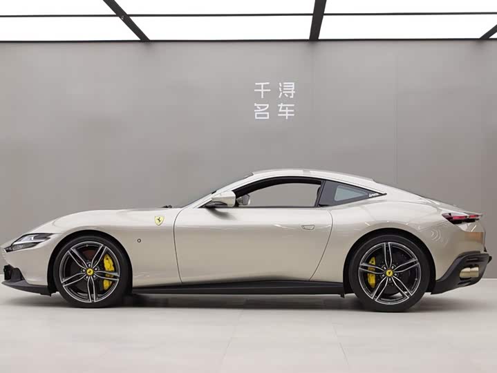 Фото 3 - Ferrari Roma