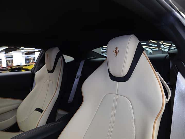 Фото 6 - Ferrari Roma