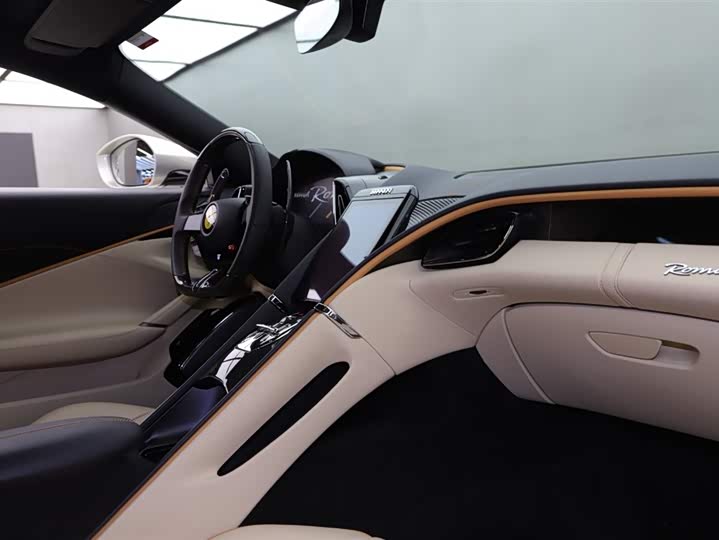 Фото 8 - Ferrari Roma