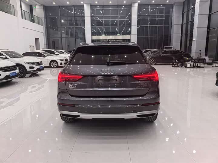 Фото 4 - Audi Q3