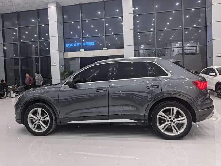 Фото 6 - Audi Q3