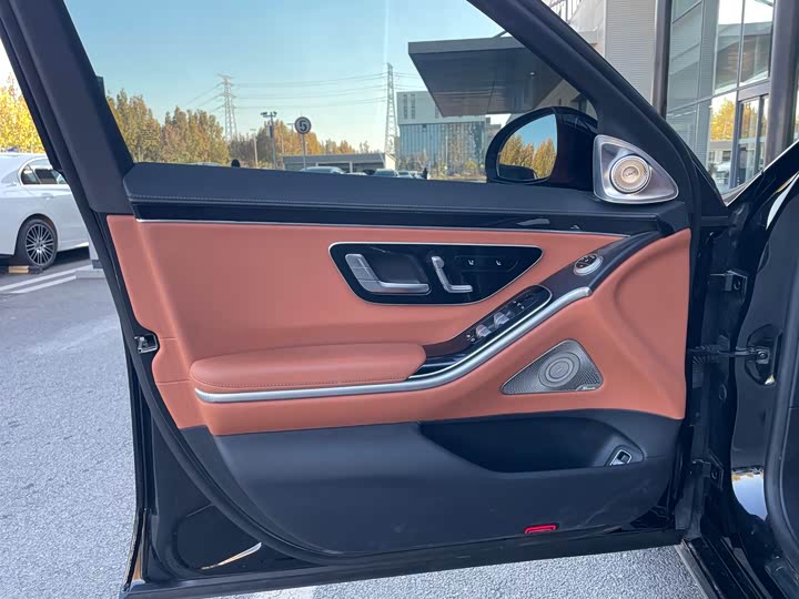 Фото 7 - Mercedes-Benz S-Class