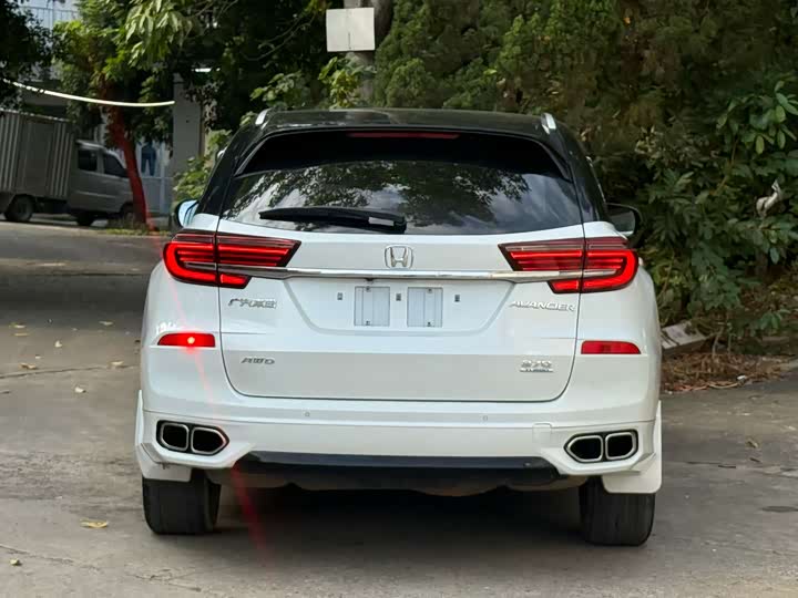 Фото 8 - Honda Avancier