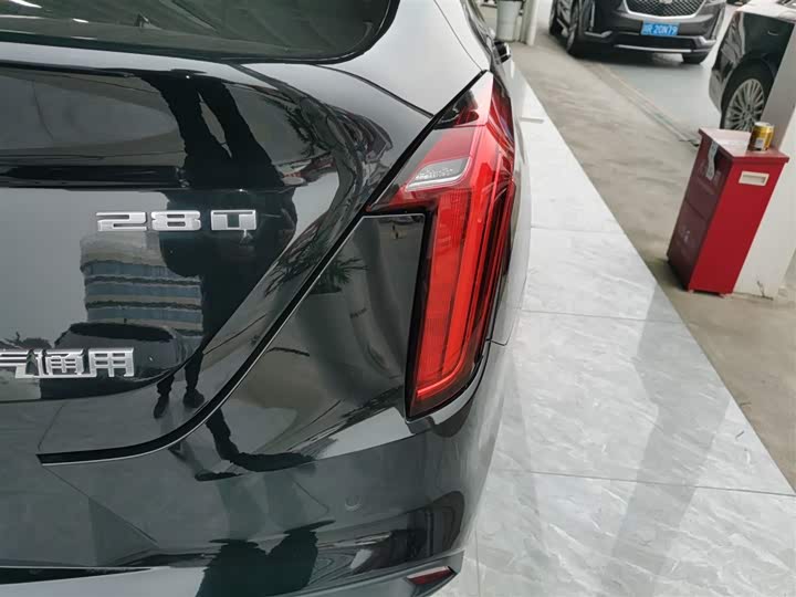 Фото 8 - Cadillac CT4