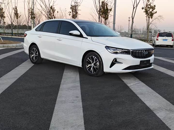 Фото 3 - Geely Emgrand