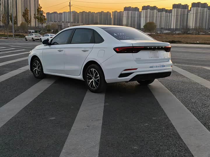 Фото 6 - Geely Emgrand