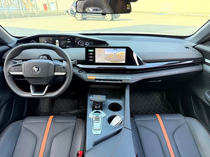 Фото 7 - Changan UNI-V