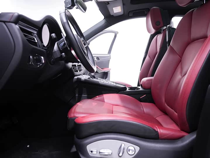 Фото 2 - Porsche Macan