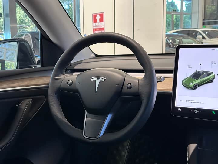 Фото 9 - Tesla Model Y