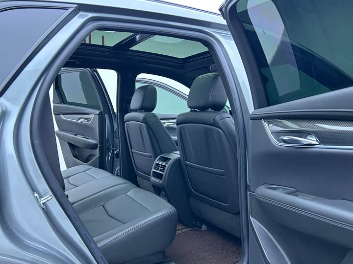 Фото 9 - Cadillac XT5