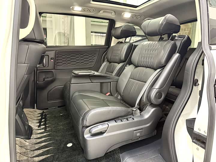 Фото 6 - Honda Elysion