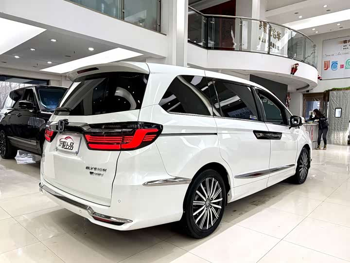 Фото 9 - Honda Elysion