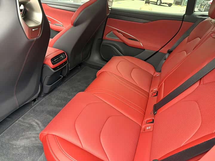 Фото 5 - Xiaomi SU7