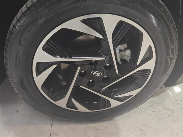 Фото 6 - Hyundai Custo