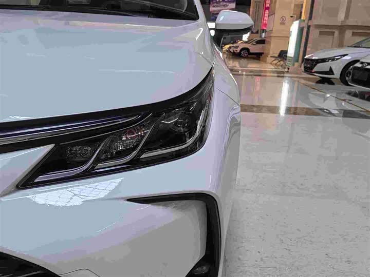 Фото 5 - Toyota Corolla