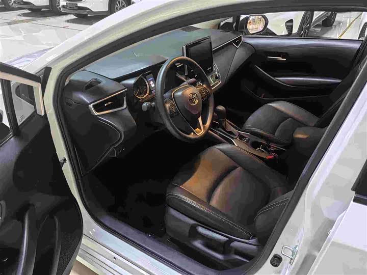 Фото 6 - Toyota Corolla