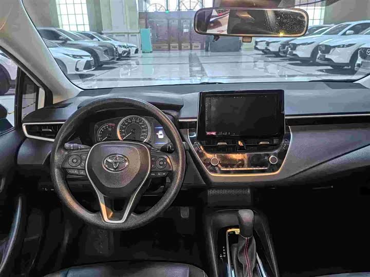 Фото 8 - Toyota Corolla