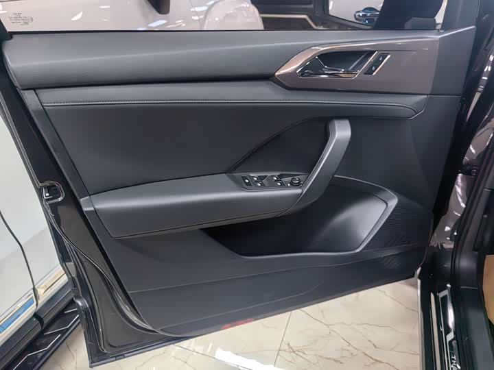 Фото 4 - Volkswagen Tharu