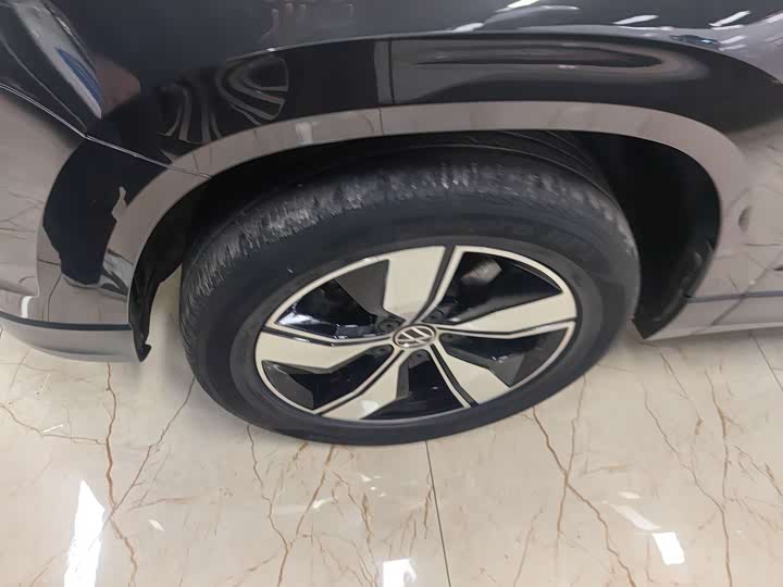 Фото 5 - Volkswagen Tharu