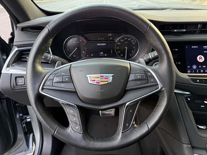 Фото 6 - Cadillac XT5