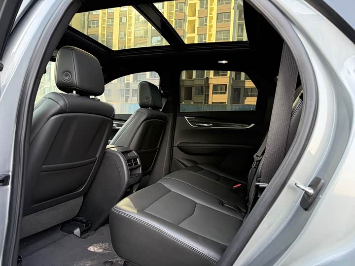 Фото 7 - Cadillac XT5