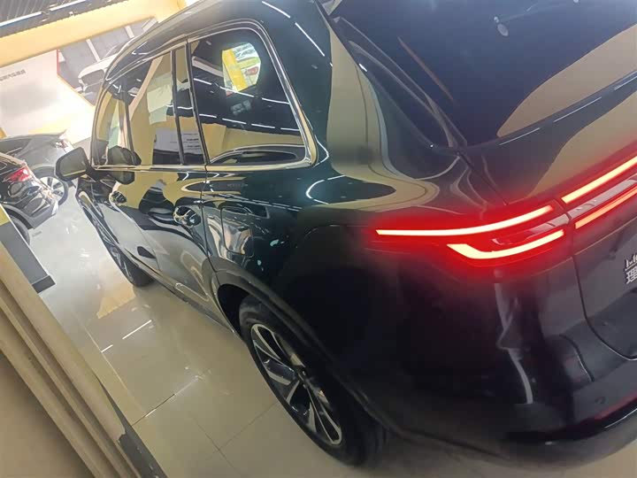 Фото 5 - LiXiang One