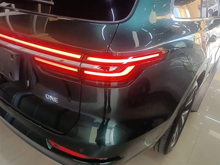 Фото 8 - LiXiang One