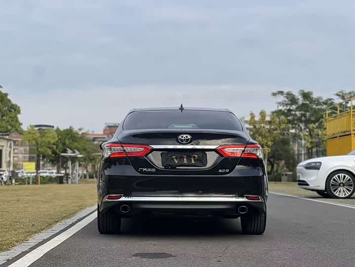 Фото 9 - Toyota Camry