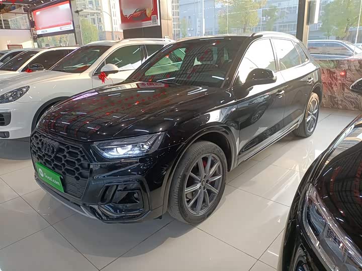 Фото 5 - Audi Q5L