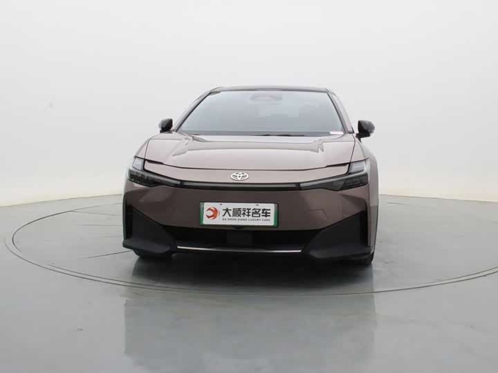 Фото 1 - Toyota bZ3