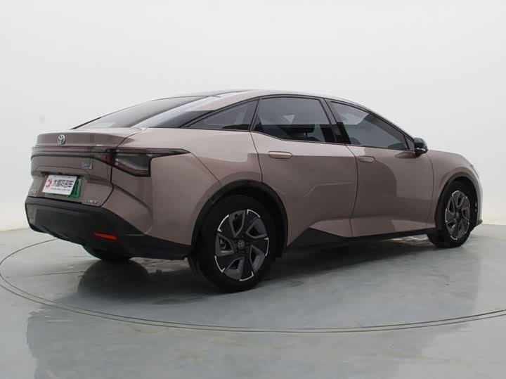 Фото 5 - Toyota bZ3