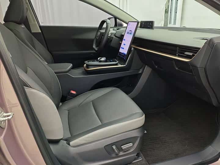 Фото 8 - Toyota bZ3