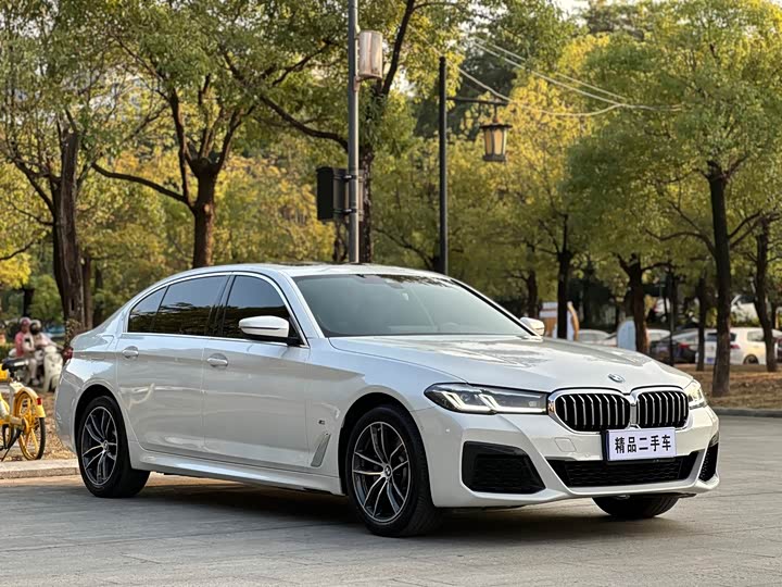 Фото 3 - BMW 5 Series